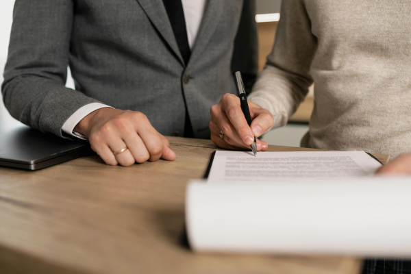 Qual o prazo de pagamento após rescisão de contrato em Portugal?
