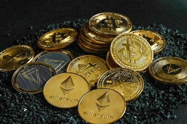 Quais são as vantagens e desvantagens de aceitar criptomoedas no seu negócio?